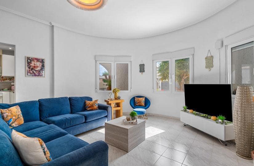 3 bedroom Villa for sale in Pueblo Bravo with pool garage - € 440,000 (Ref: 9834876)