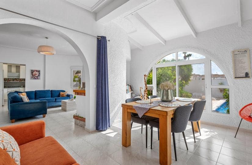 3 bedroom Villa for sale in Pueblo Bravo with pool garage - € 440,000 (Ref: 9834876)