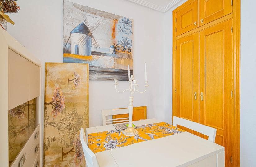 3 quarto Moradia Geminada para venda em Punta Prima com piscina garagem - 265 000 € (Ref: 9834878)