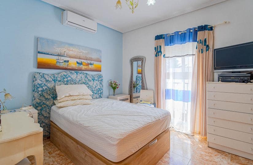 3 quarto Moradia Geminada para venda em Punta Prima com piscina garagem - 265 000 € (Ref: 9834878)
