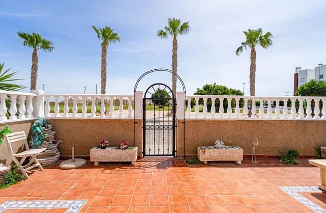 3 quarto Moradia Geminada para venda em Punta Prima, Torrevieja com piscina garagem - 265 000 € (Ref: 9834878)