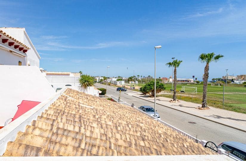 3 quarto Moradia Geminada para venda em Punta Prima com piscina garagem - 265 000 € (Ref: 9834878)