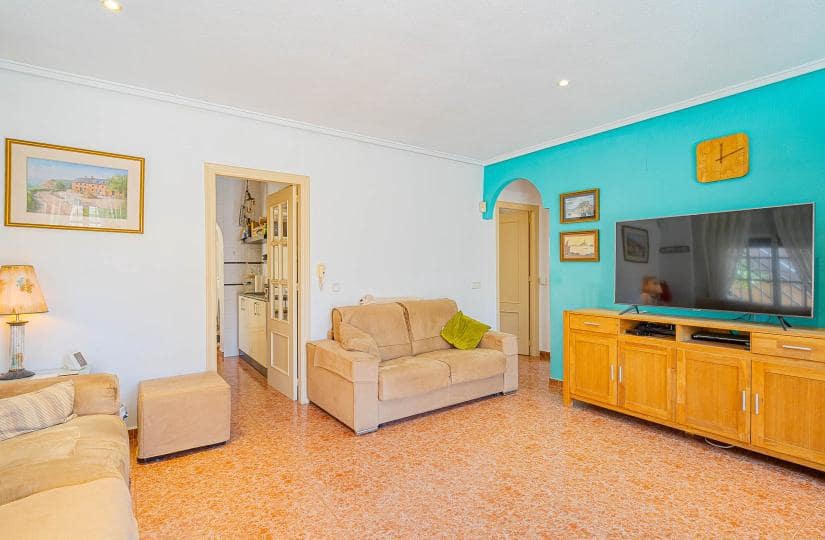 Chalet de 2 habitaciones en Orihuela Costa en venta con piscina - 235.000 € (Ref: 9834879)