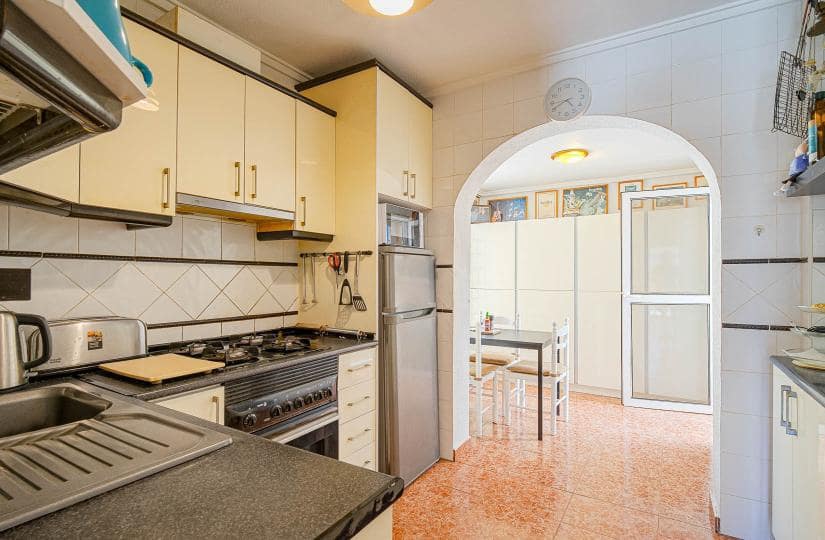 Chalet de 2 habitaciones en Orihuela Costa en venta con piscina - 235.000 € (Ref: 9834879)