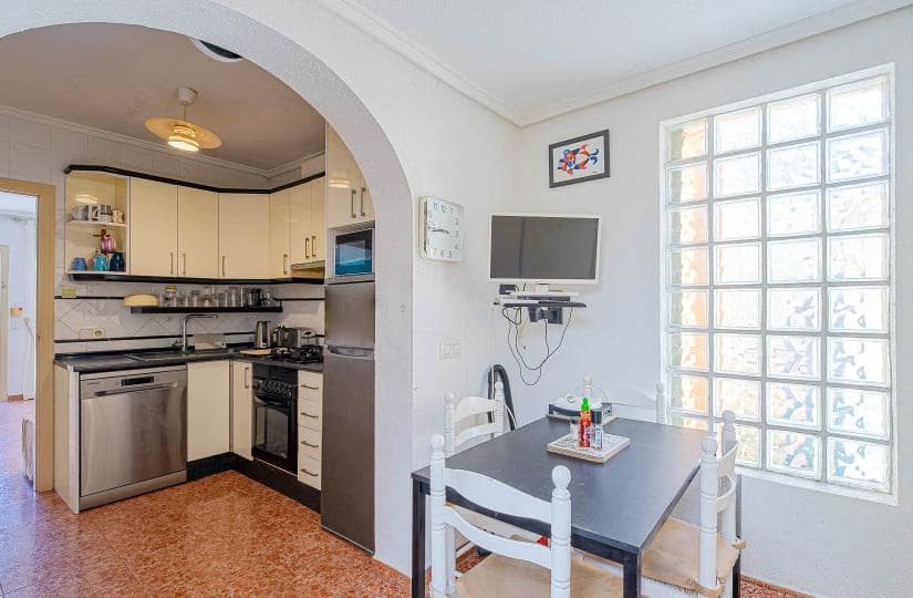Chalet de 2 habitaciones en Orihuela Costa en venta con piscina - 235.000 € (Ref: 9834879)