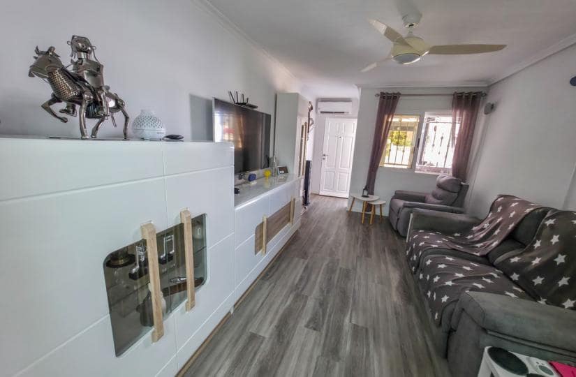 2 bedroom Apartment for sale in Vistabella with pool garage - € 135,000 (Ref: 9839855)