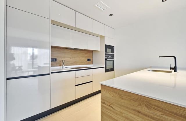 Apartamento de 2 habitaciones en La Veleta, Torrevieja en venta con piscina garaje - 380.000 € (Ref: 9847763)