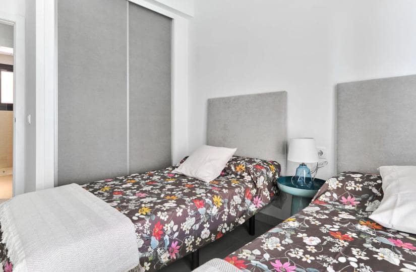 2 bedroom Apartment for sale in La Veleta with pool garage - € 380,000 (Ref: 9847763)