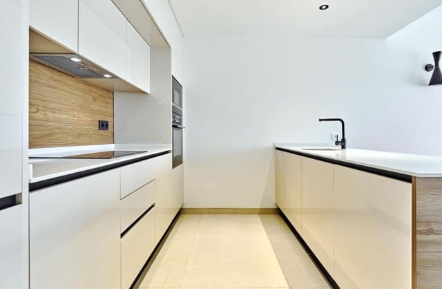 Apartamento de 2 habitaciones en La Veleta, Torrevieja en venta con piscina garaje - 380.000 € (Ref: 9847763)