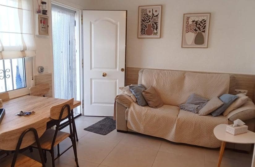 2 quarto Bungalow para venda em Torrevieja com garagem - 156 000 € (Ref: 9847928)