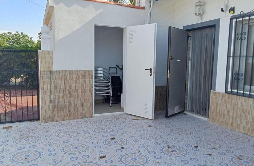 2 quarto Bungalow para venda em Torrevieja com garagem - 156 000 € (Ref: 9847928)