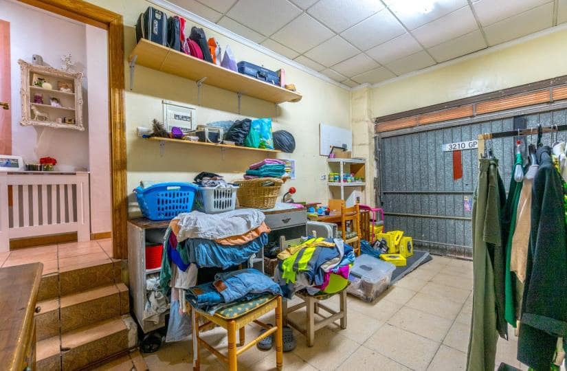 3 makuuhuone Omakotitalo myytävänä paikassa Rojales mukana 
autotalli - 249 995 € (Ref: 9847929)