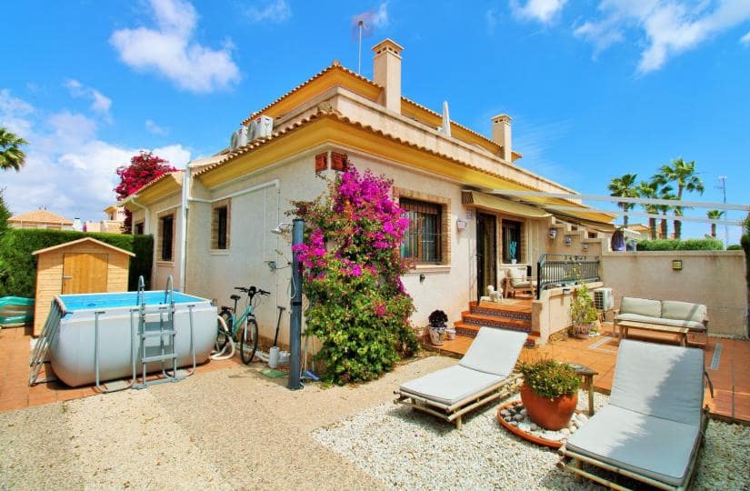 3 soveværelse Byhus til salg i Orihuela Costa med swimmingpool garage - € 269.500 (Ref: 9854299)