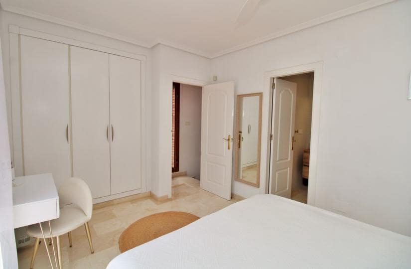 3 soveværelse Byhus til salg i Orihuela Costa med swimmingpool garage - € 269.500 (Ref: 9854299)