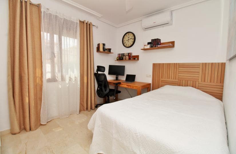 3 soveværelse Byhus til salg i Orihuela Costa med swimmingpool garage - € 269.500 (Ref: 9854299)