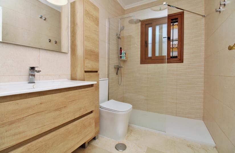3 soveværelse Byhus til salg i Orihuela Costa med swimmingpool garage - € 269.500 (Ref: 9854299)
