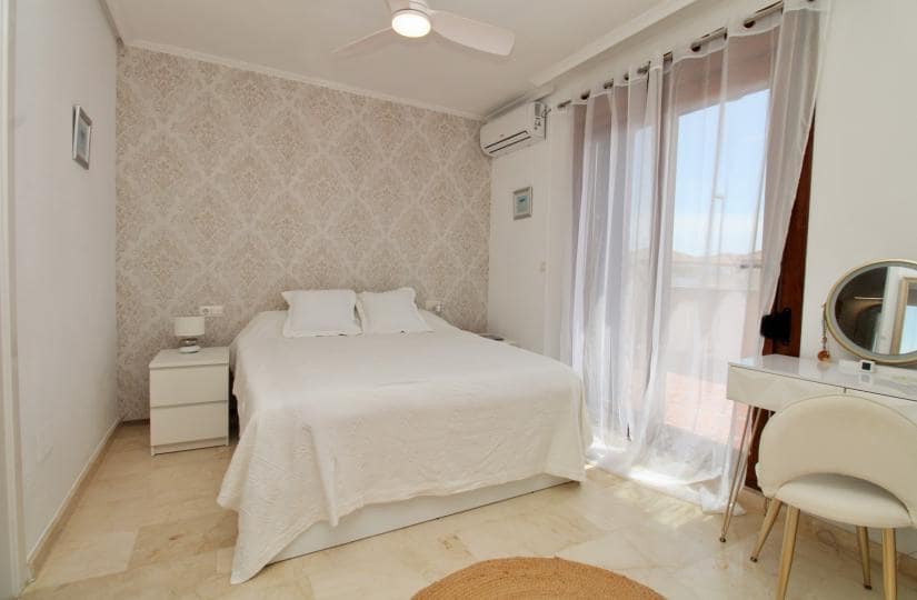 3 soveværelse Byhus til salg i Orihuela Costa med swimmingpool garage - € 269.500 (Ref: 9854299)