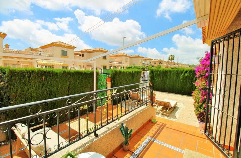 3 soveværelse Byhus til salg i Orihuela Costa med swimmingpool garage - € 269.500 (Ref: 9854299)