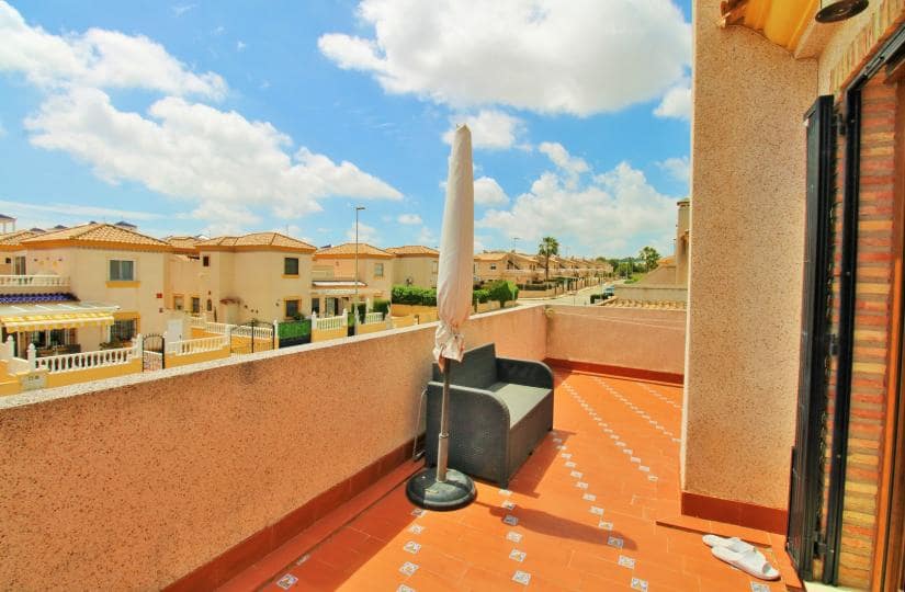 3 soveværelse Byhus til salg i Orihuela Costa med swimmingpool garage - € 269.500 (Ref: 9854299)