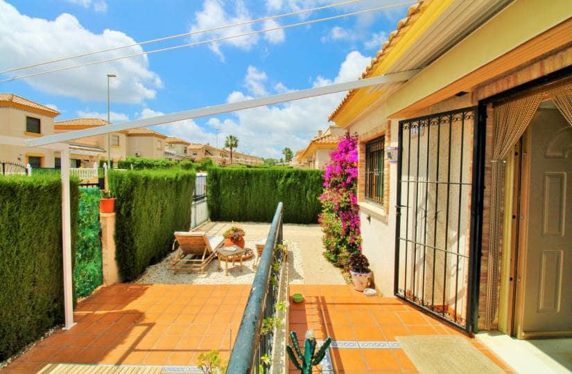 3 soveværelse Byhus til salg i Orihuela Costa med swimmingpool garage - € 269.500 (Ref: 9854299)