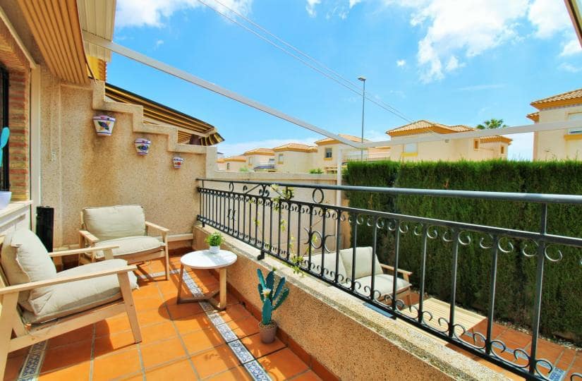 3 soveværelse Byhus til salg i Orihuela Costa med swimmingpool garage - € 269.500 (Ref: 9854299)