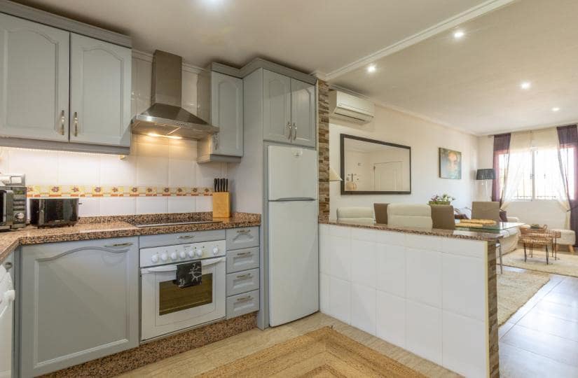 2 chambre Appartement à vendre à Villamartin avec piscine - 215 000 € (Ref: 9857804)