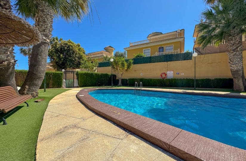 2 chambre Appartement à vendre à Villamartin avec piscine - 215 000 € (Ref: 9857804)