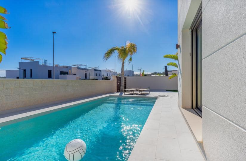 4 sypialnia Willa na sprzedaż w San Miguel de Salinas z basenem garażem - 605 000 € (Ref: 9858821)