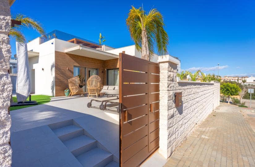 4 sypialnia Willa na sprzedaż w San Miguel de Salinas z basenem garażem - 605 000 € (Ref: 9858821)