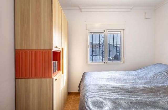 3 chambre Appartement à vendre à El Chaparral, Torrevieja - 129 000 € (Ref: 9860886)