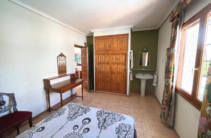 4 slaapkamer Villa te koop in Ciudad Quesada met zwembad garage - € 385.000 (Ref: 9861388)