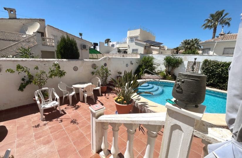 4 slaapkamer Villa te koop in Ciudad Quesada met zwembad garage - € 385.000 (Ref: 9861388)