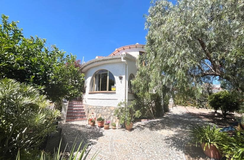 4 slaapkamer Villa te koop in Ciudad Quesada met zwembad garage - € 385.000 (Ref: 9861388)