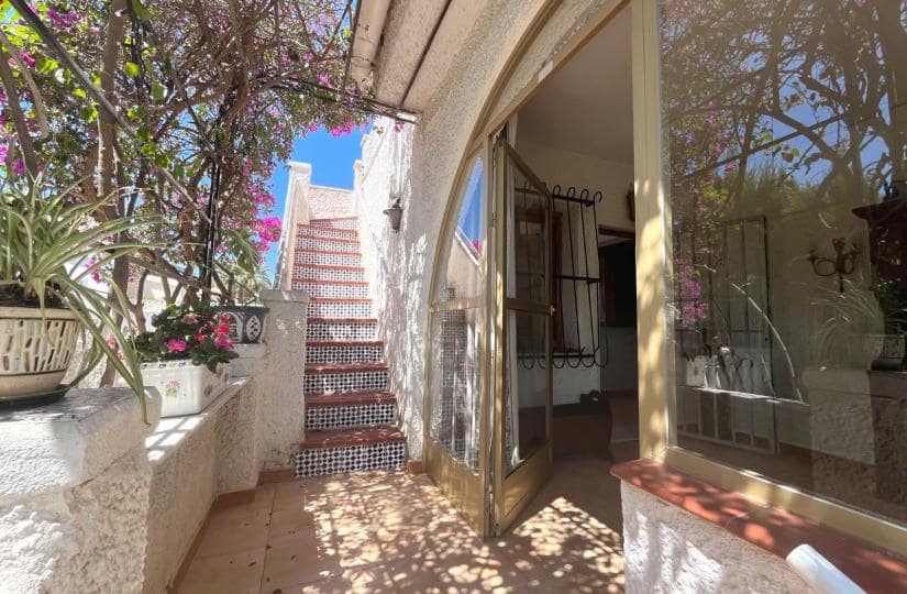 4 slaapkamer Villa te koop in Ciudad Quesada met zwembad garage - € 385.000 (Ref: 9861388)