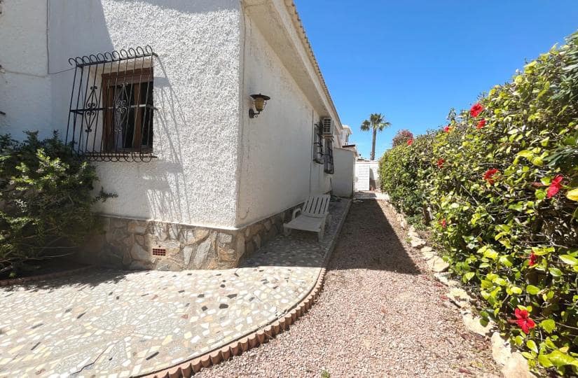 4 slaapkamer Villa te koop in Ciudad Quesada met zwembad garage - € 385.000 (Ref: 9861388)