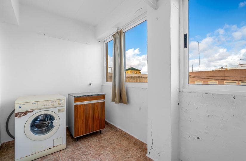 3 slaapkamer Appartement te koop in Torrevieja met garage - € 475.000 (Ref: 9863692)