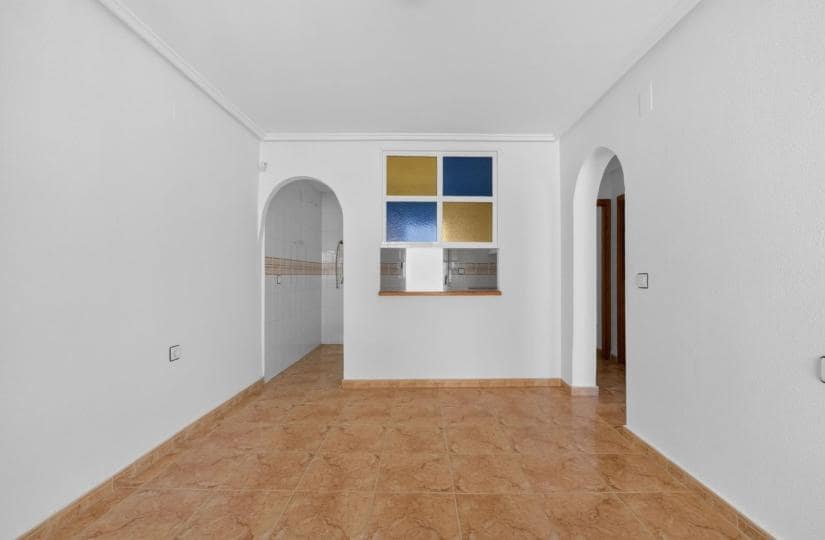 2 slaapkamer Appartement te koop in El Limonar met zwembad garage - € 129.900 (Ref: 9863693)