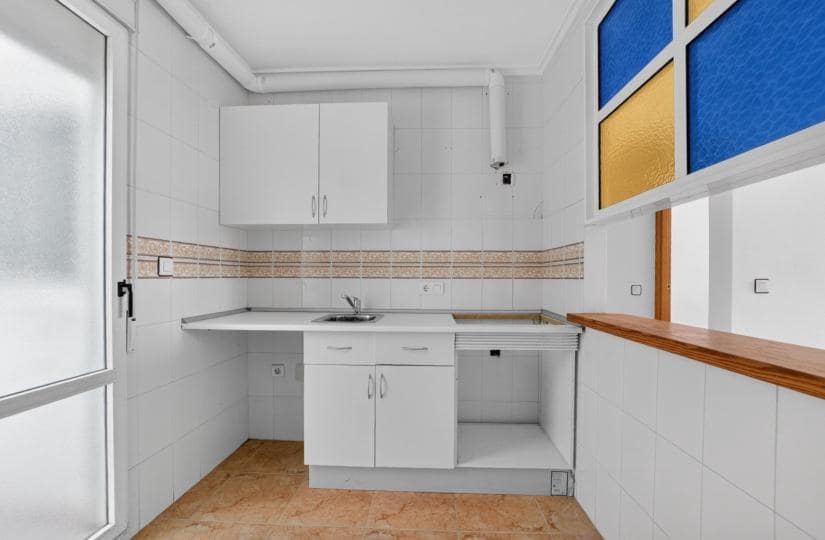 2 slaapkamer Appartement te koop in El Limonar met zwembad garage - € 129.900 (Ref: 9863693)