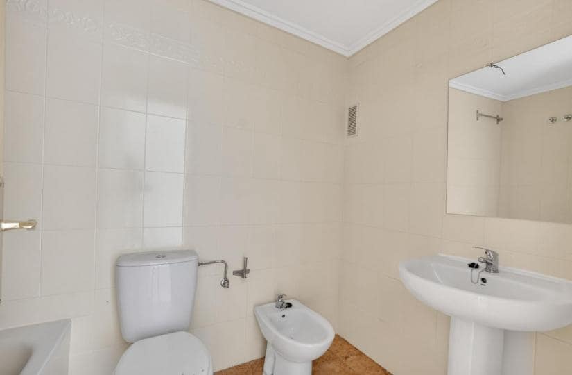 2 slaapkamer Appartement te koop in El Limonar met zwembad garage - € 129.900 (Ref: 9863693)