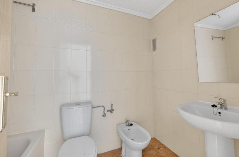 2 slaapkamer Appartement te koop in El Limonar met zwembad garage - € 129.900 (Ref: 9863693)