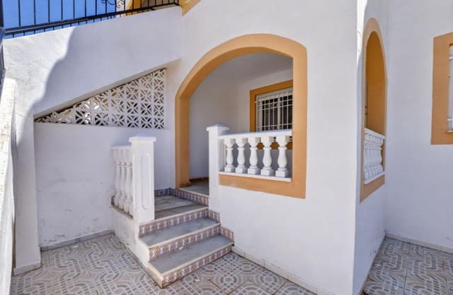 2 slaapkamer Appartement te koop in El Limonar, Torrevieja met zwembad garage - € 129.900 (Ref: 9863693)