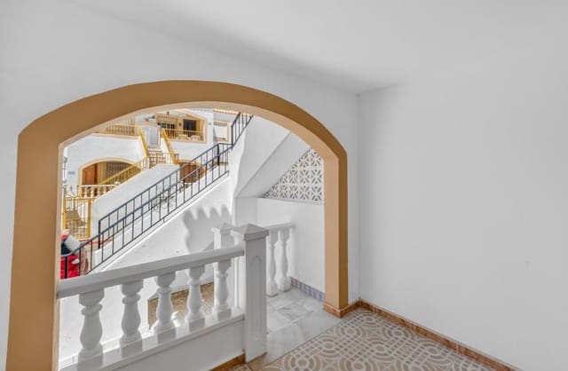 2 slaapkamer Appartement te koop in El Limonar, Torrevieja met zwembad garage - € 129.900 (Ref: 9863693)