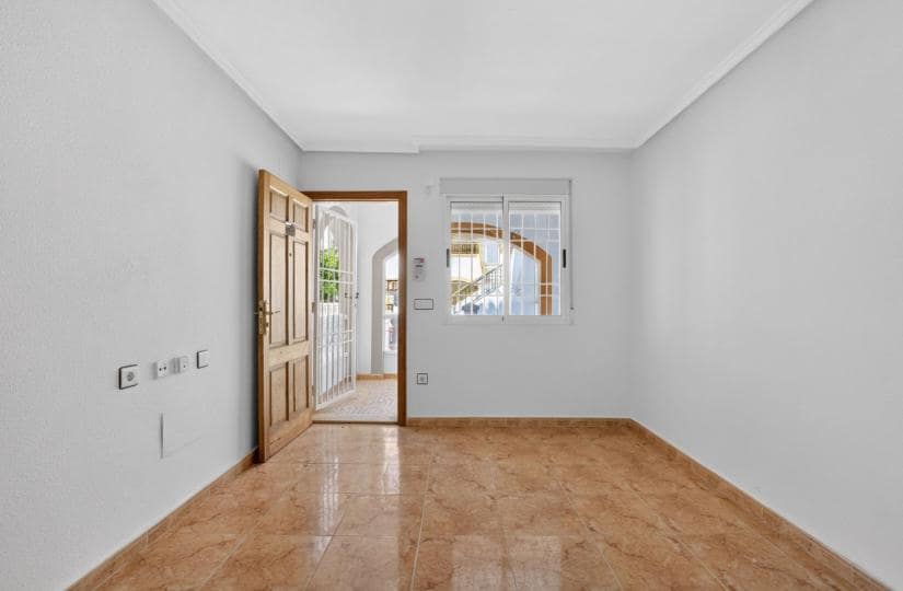 2 slaapkamer Appartement te koop in El Limonar met zwembad garage - € 129.900 (Ref: 9863693)