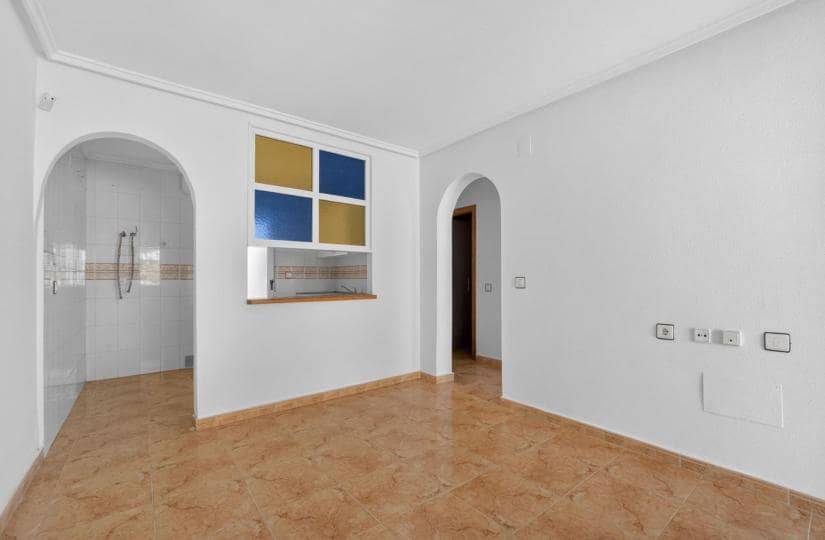2 slaapkamer Appartement te koop in El Limonar met zwembad garage - € 129.900 (Ref: 9863693)