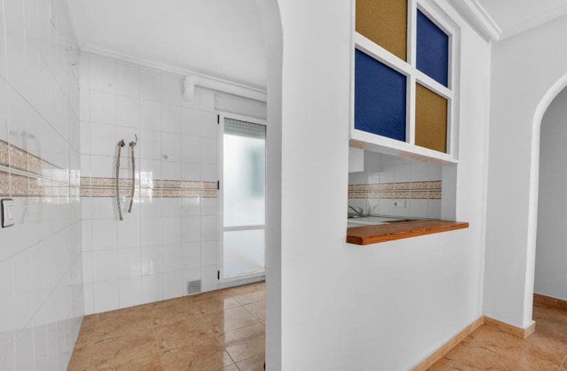 2 slaapkamer Appartement te koop in El Limonar met zwembad garage - € 129.900 (Ref: 9863693)
