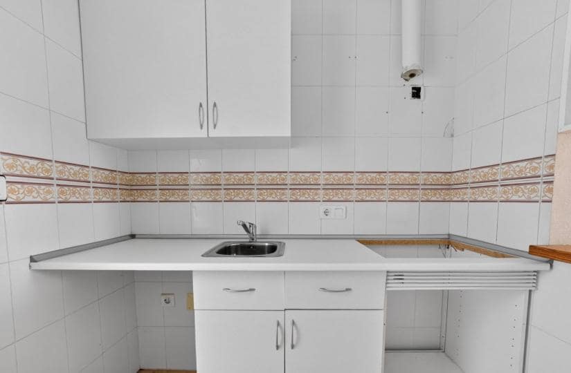 2 slaapkamer Appartement te koop in El Limonar met zwembad garage - € 129.900 (Ref: 9863693)