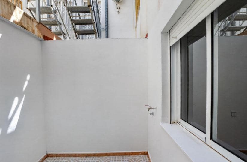 2 slaapkamer Appartement te koop in El Limonar met zwembad garage - € 129.900 (Ref: 9863693)