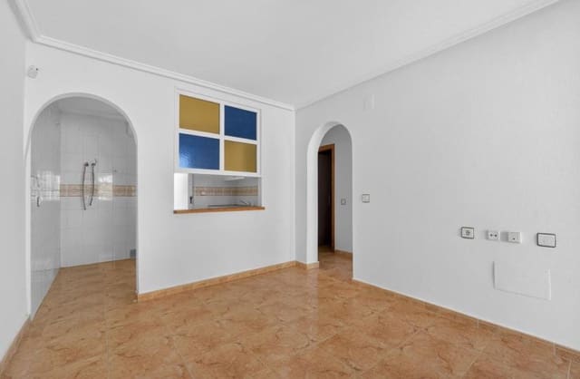 2 slaapkamer Appartement te koop in El Limonar, Torrevieja met zwembad garage - € 129.900 (Ref: 9863693)