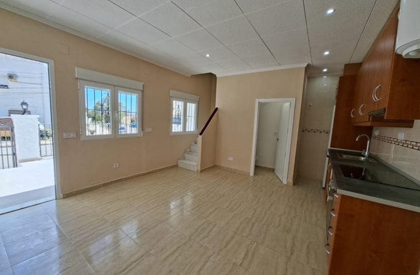1 makuuhuone Omakotitalo myytävänä paikassa La Marina - 129 000 € (Ref: 9863882)