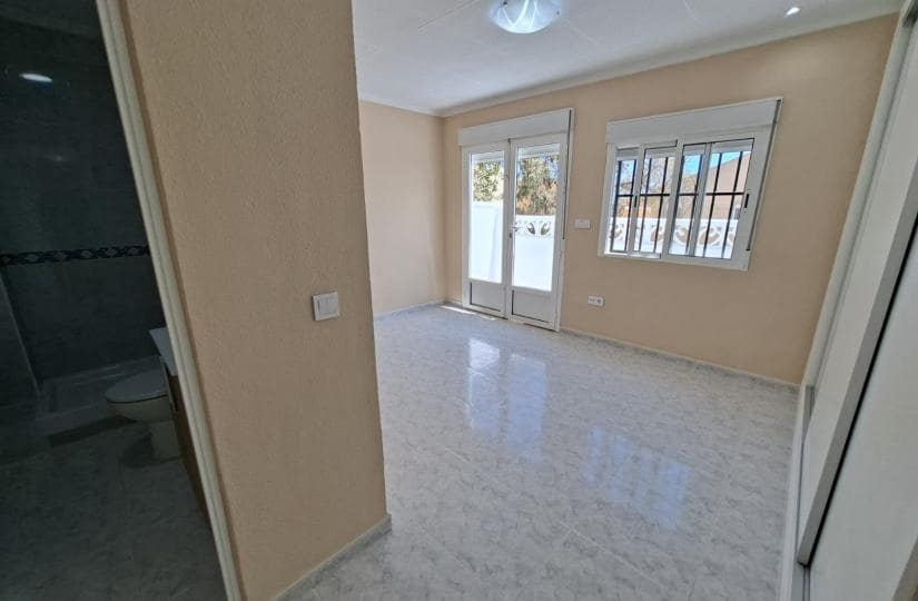1 makuuhuone Omakotitalo myytävänä paikassa La Marina - 129 000 € (Ref: 9863882)